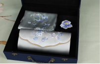 真丝手工绣 如意包、围巾、胸针套装