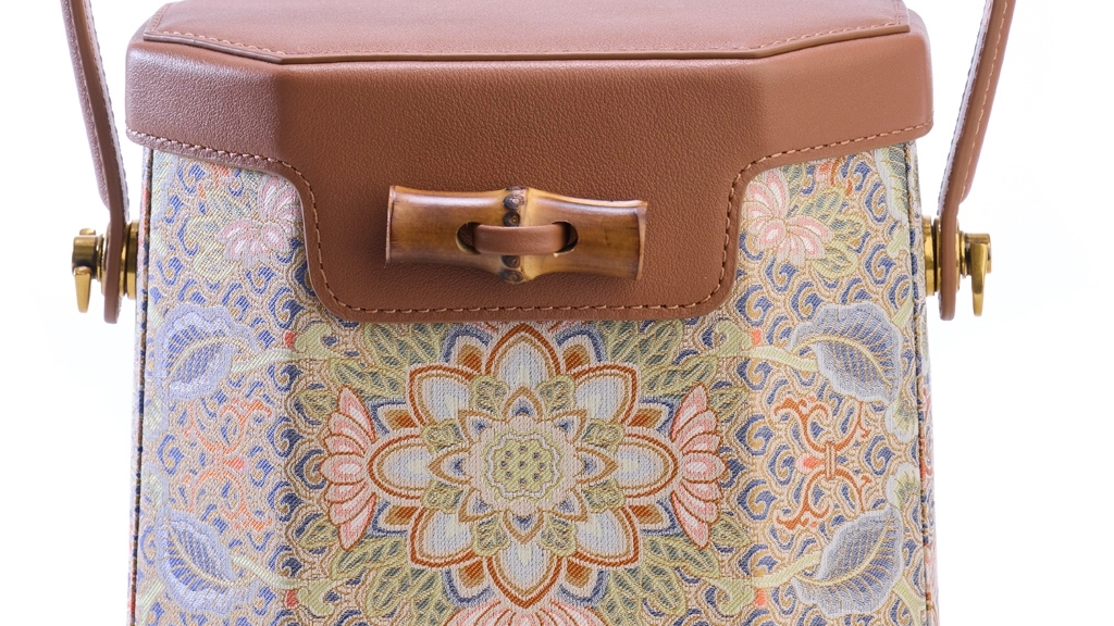 八方宝相云锦包